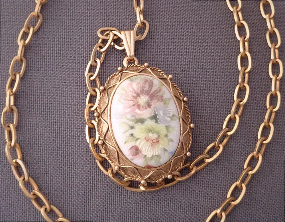 Vintage Luzier Solid Perfume Pendant Locket Necklace Victorian Style Floral